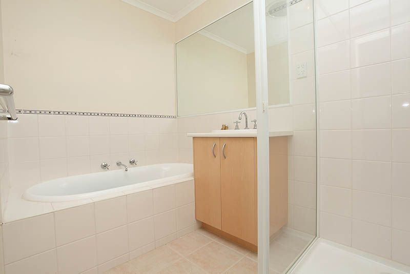 63 The Glades, Taylors Hill - Thumbnail 6
