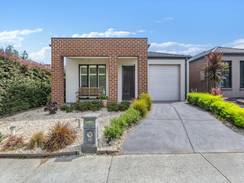 33 Erskine Road MERNDA, Mernda - Thumbnail 3