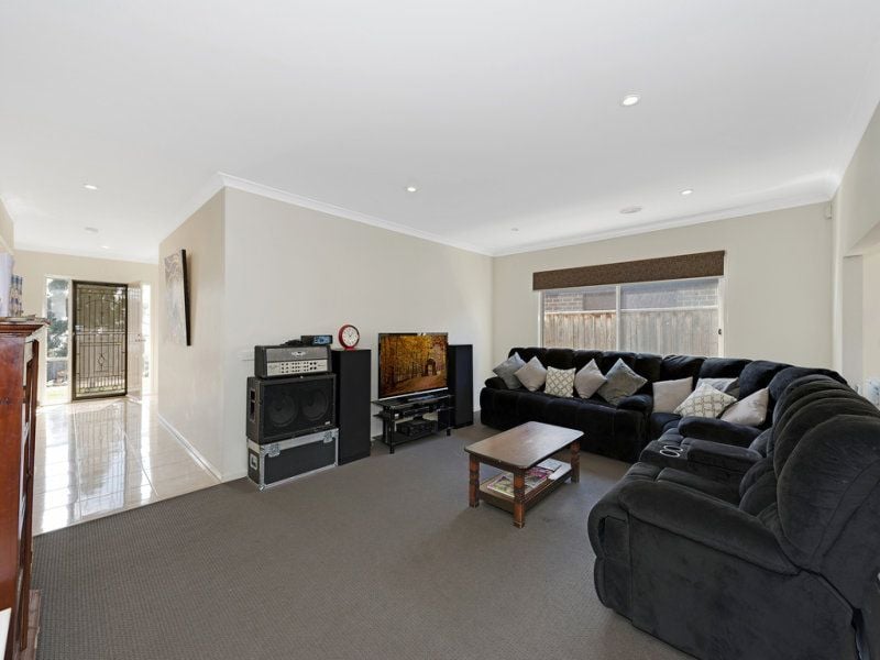 20 Tuross Crescent SOUTH MORANG, South Morang - Thumbnail 4