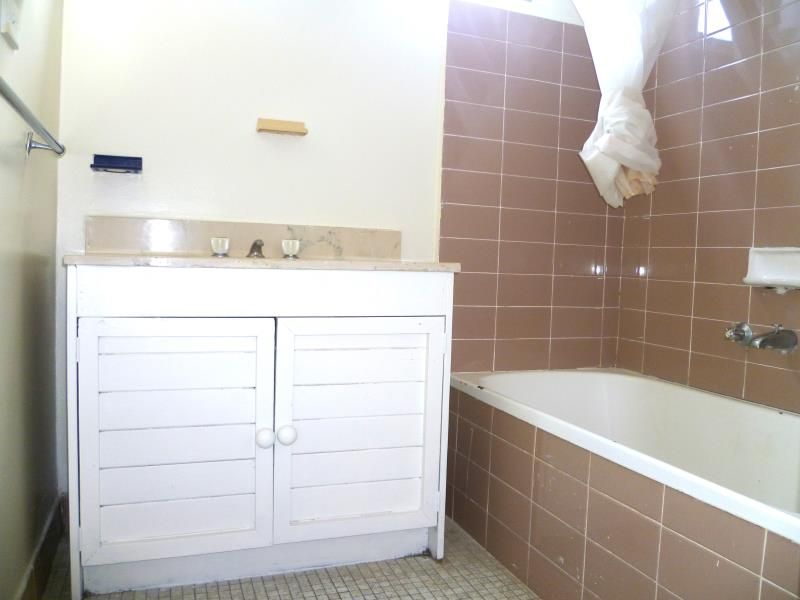 A Spacious Thornbury apartment with all the things you need
