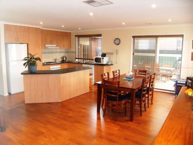 25 Charlesworth Crescent, Burnside - Thumbnail 4