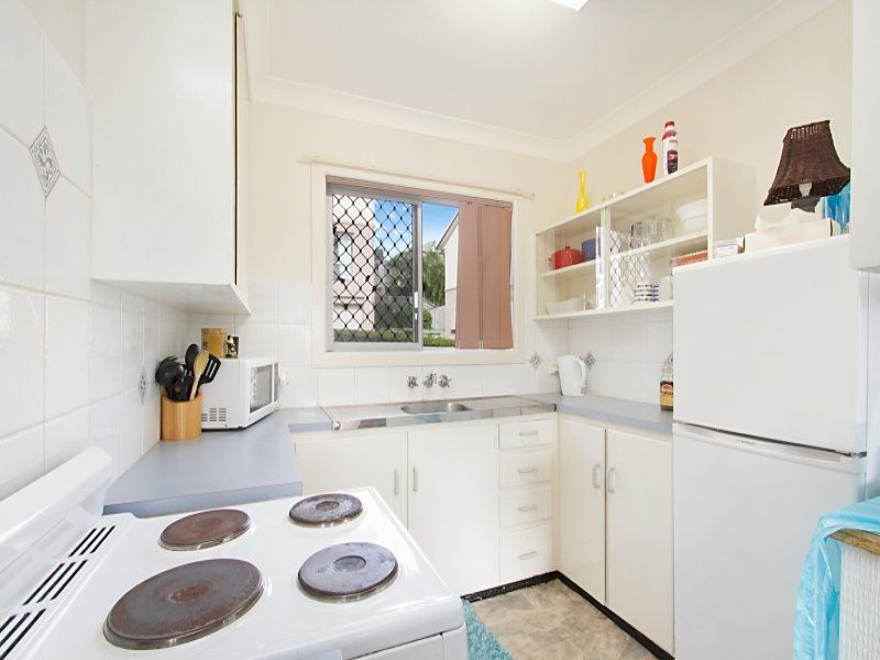 4/8 Tweed Street 'Hillside Lodge' COOLANGATTA QLD, 'Hillside Lodge' Coolangatta - Thumbnail 6