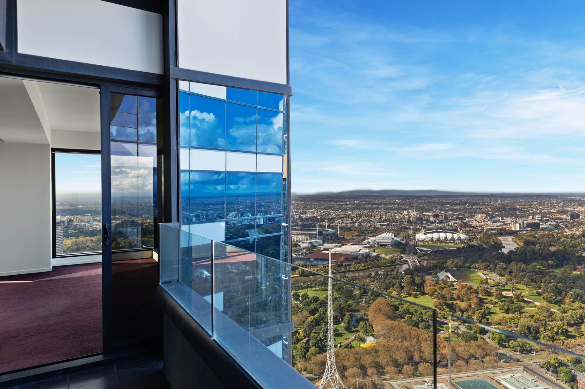 6404/7 Riverside Quay, Southbank - Thumbnail 2