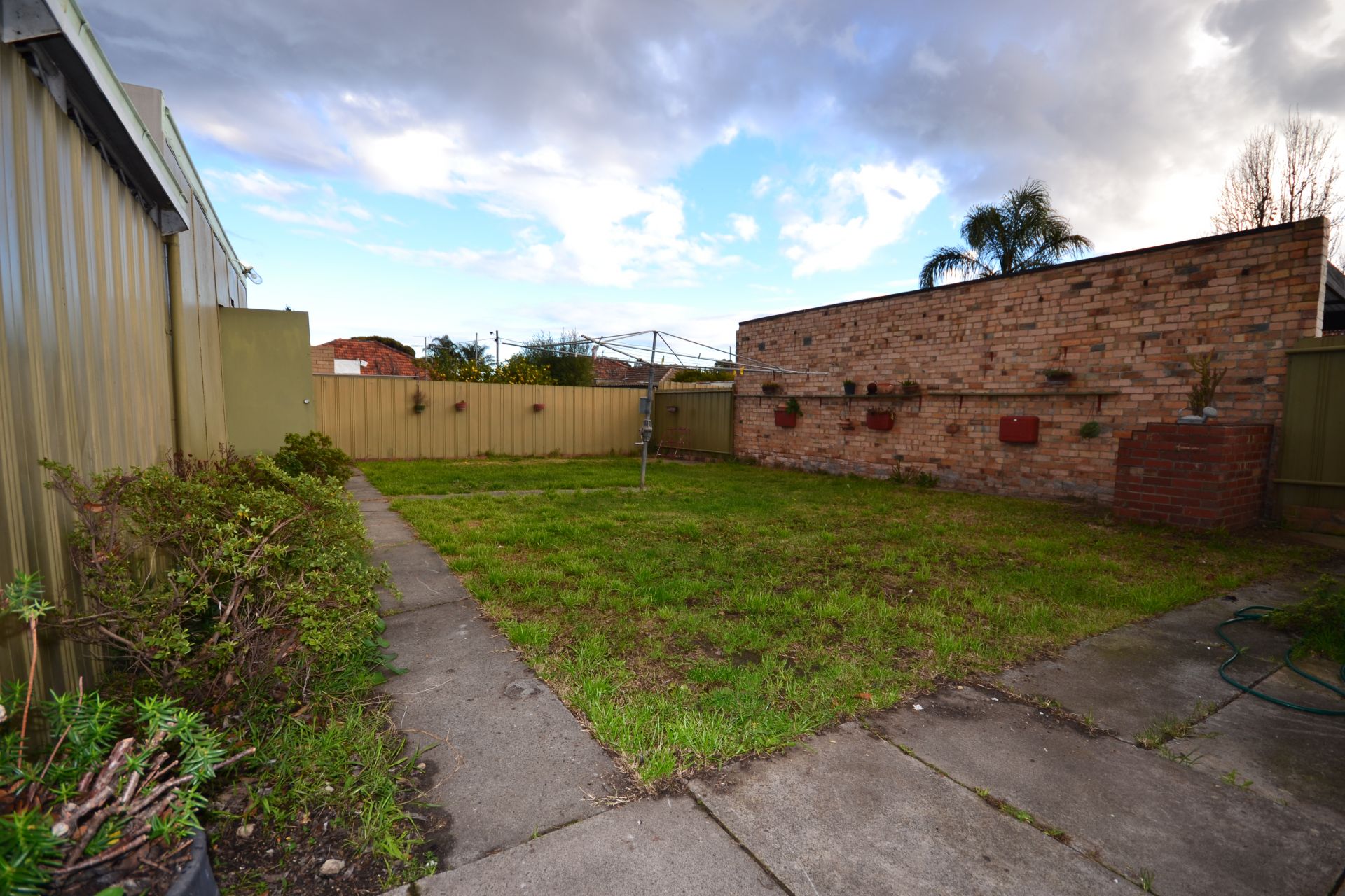 READY TO MOVE INTO NOW. GREAT VALUE AND WILL NOT LAST LONG AT THIS LOW PRICE