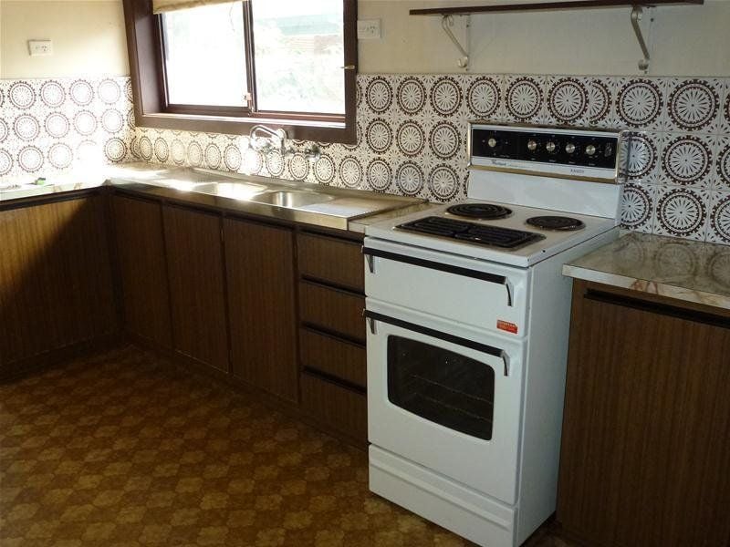 Neat and Tidy Two Bedroom In Quite Location !!!