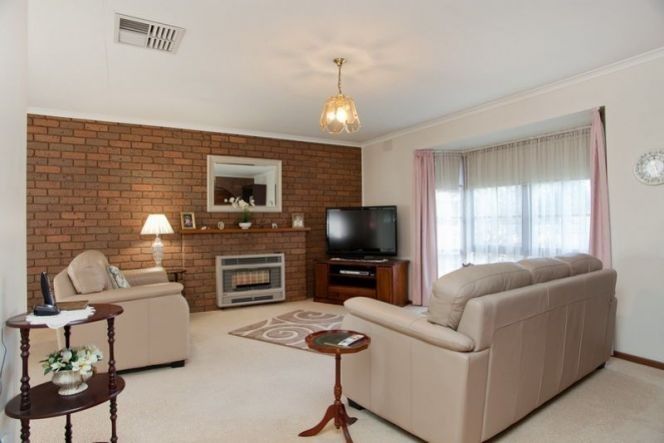 EXCEPTIONAL HOME IN A PRIME LOCATION