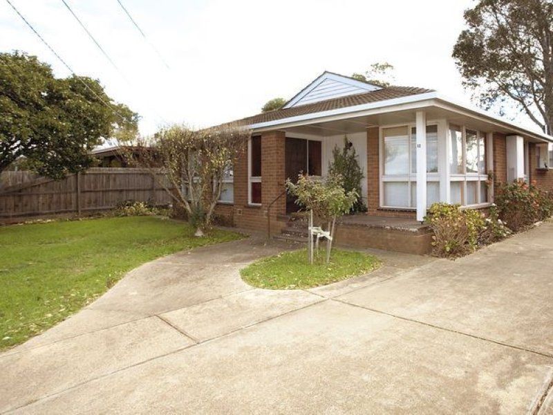 12 Carinza Avenue, Altona Meadows - Thumbnail 2