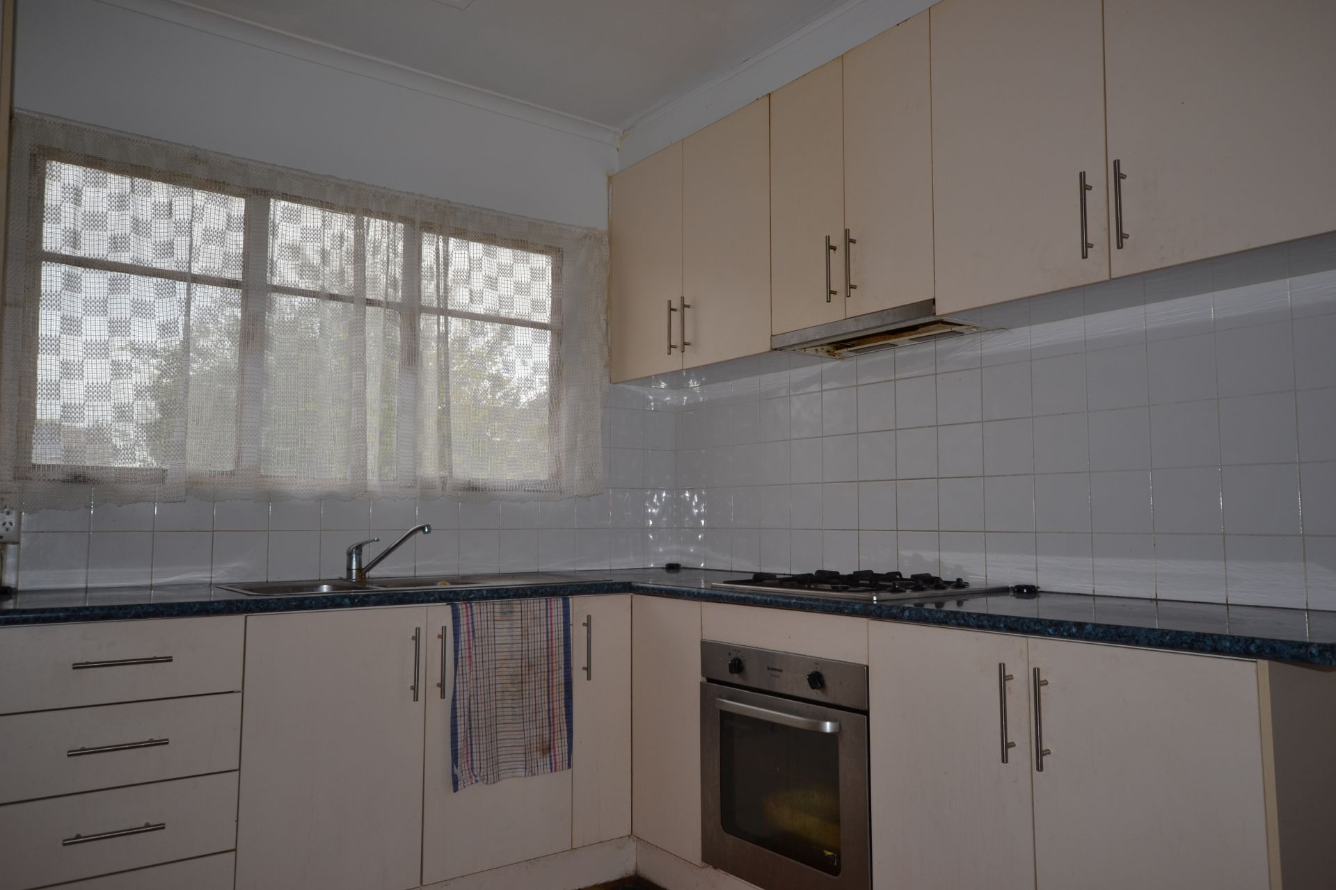 HOUSE WONT LAST LONG AT ALL!