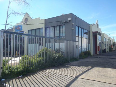 SUPERBLY POSITIONED STORAGE UNIT WITH MEZZANINE OFFICE IN SOUGHT AFTER  INDUSTRIAL POCKET OFF SETTLEMENT ROAD