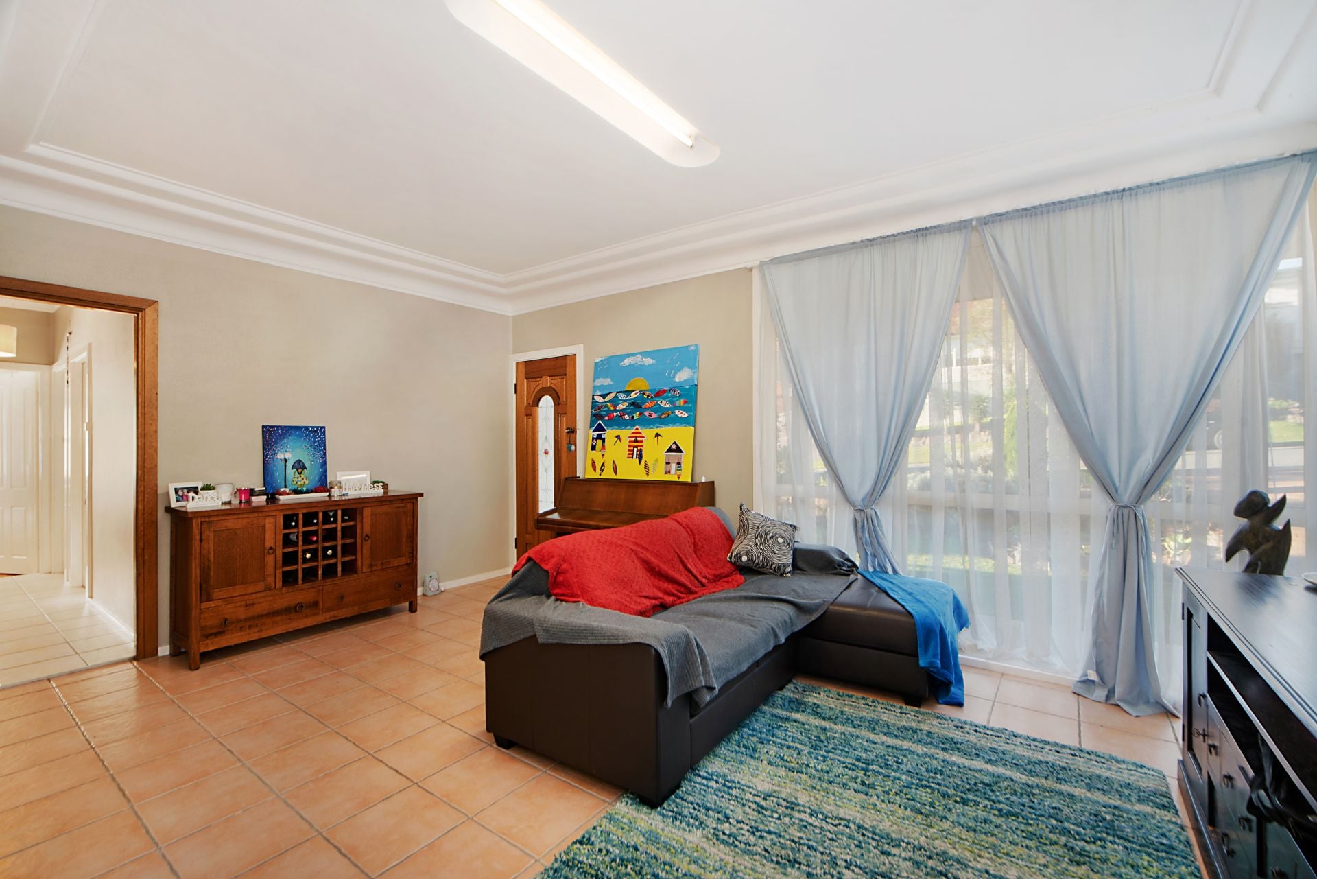 4 Bedroom Home in Quiet East Side Cul-de-Sac with Bush Reserve, 4 Bedroom Home In Quiet East Side Cul-De-Sac With Bush Reserve - Thumbnail 6