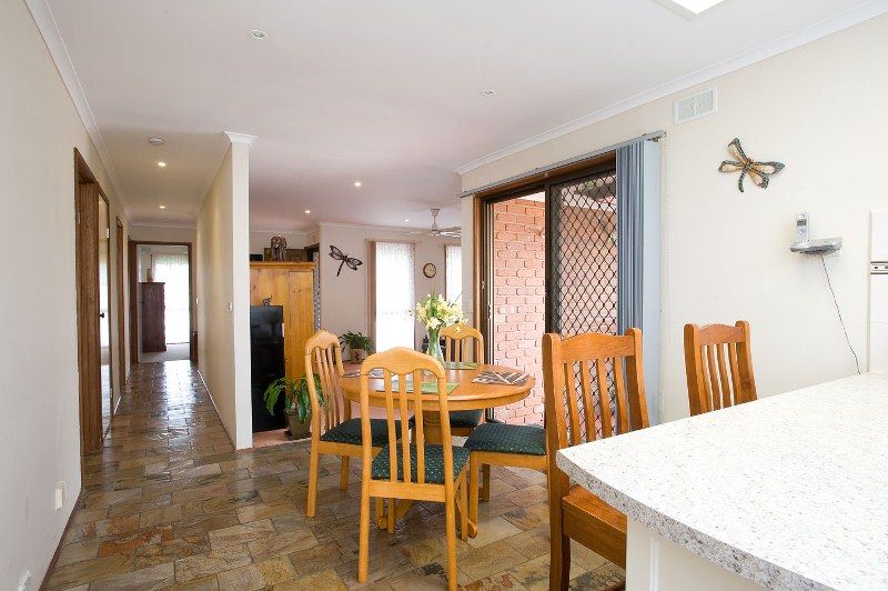 87 Station Road, Melton South - Thumbnail 5