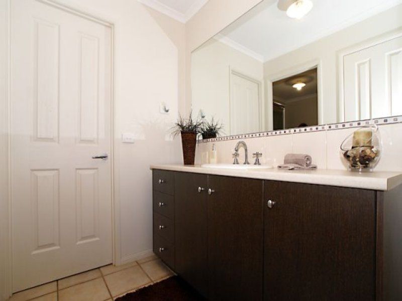 22 Lancely Green, Caroline Springs - Thumbnail 7