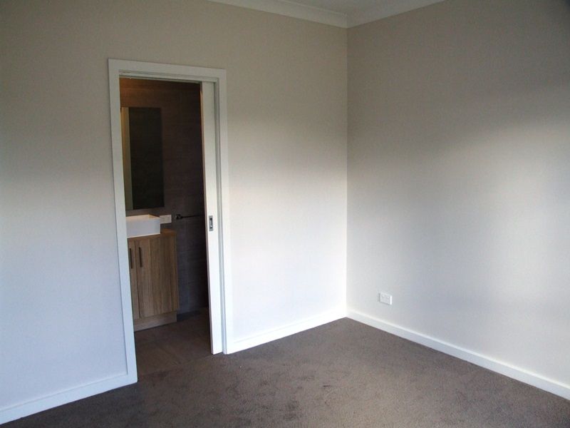3/16 Moonglow Crescent, Bacchus Marsh - Thumbnail 6