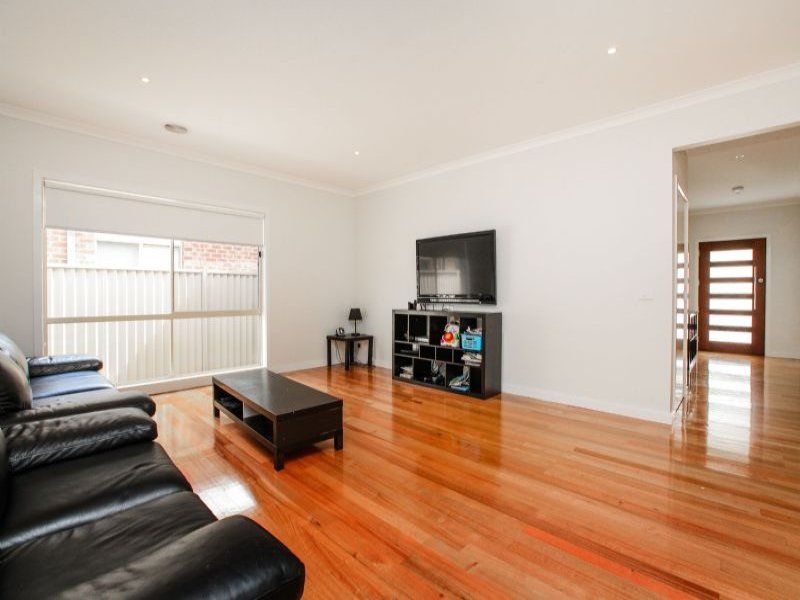 11 Forest Glade Way, Caroline Springs - Thumbnail 4