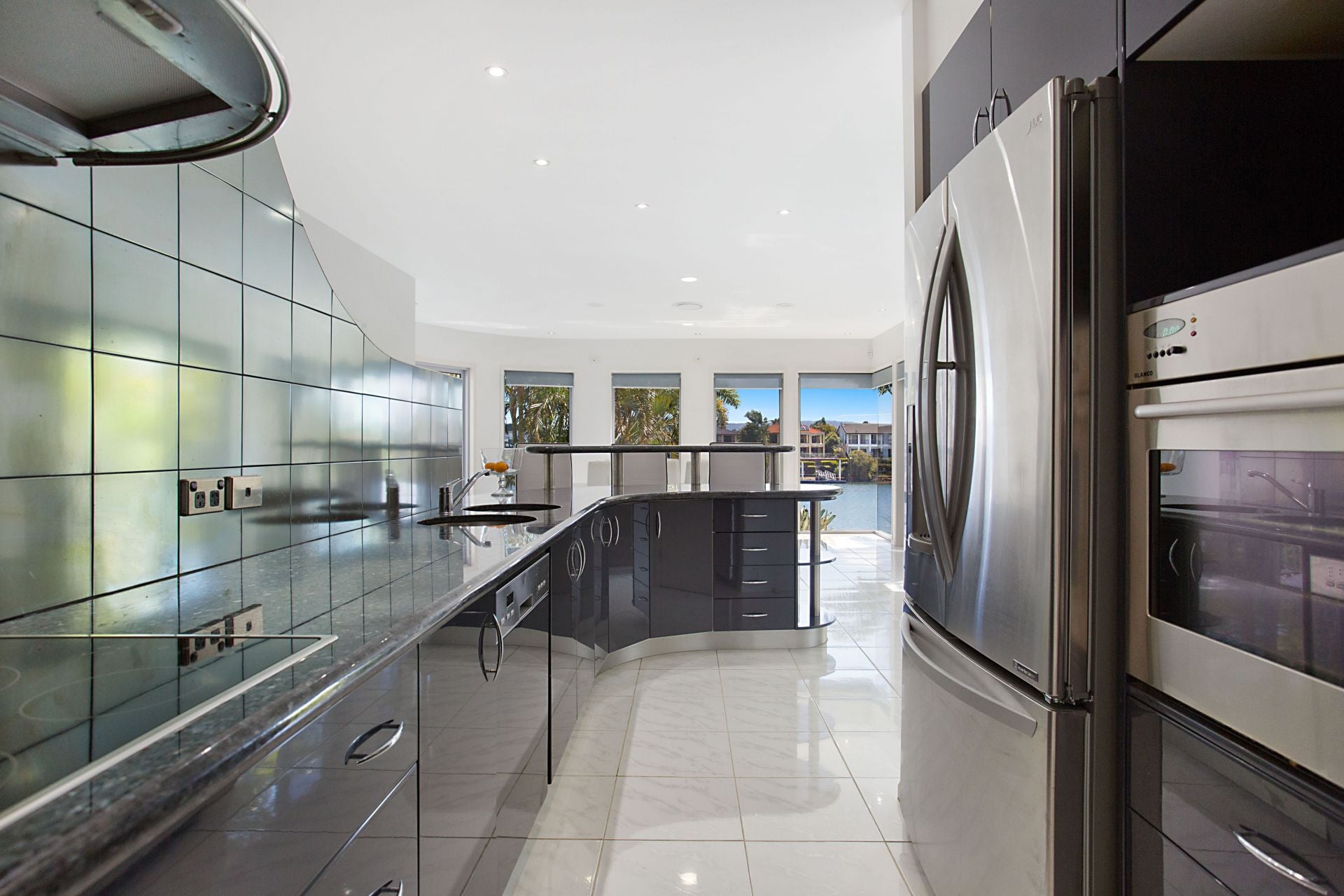49 Sir Bruce Small Boulevard Benowa Waters QLD, Benowa Waters - Thumbnail 4