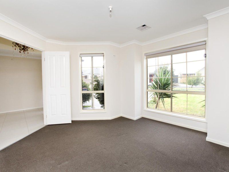 22 Cullen Terrace, Caroline Springs - Thumbnail 8