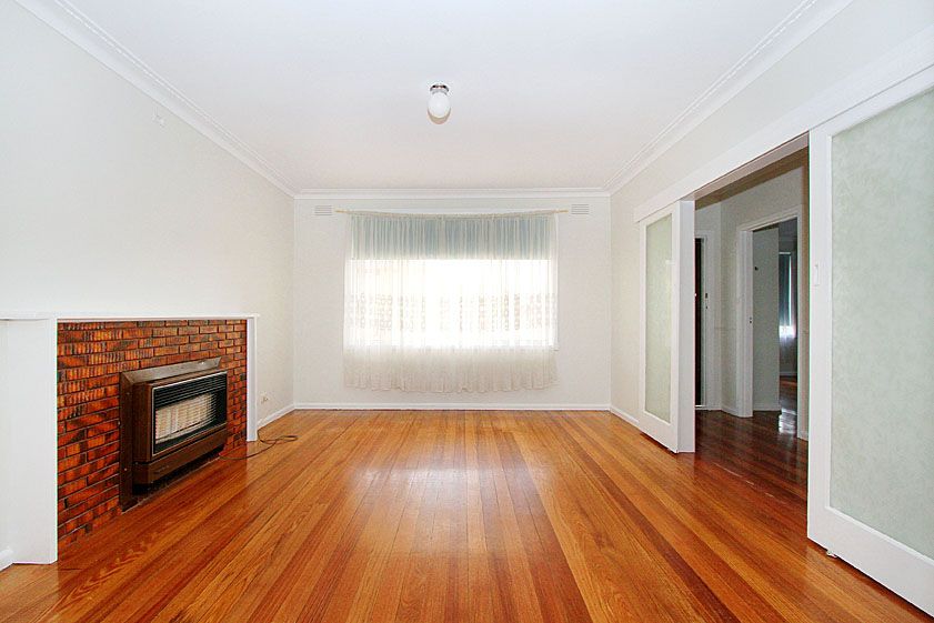 A FAMILY HOME IN A GREAT LOCATION!