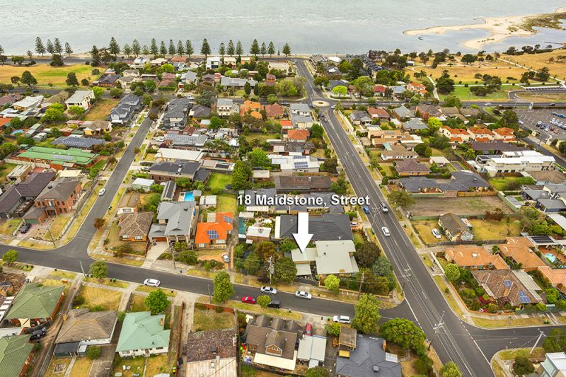 1/18 Maidstone Street, Altona - Thumbnail 4