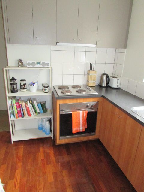**Room available in 2 bedroom unit house share**