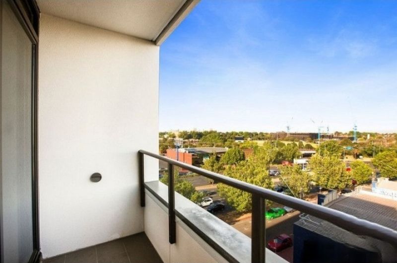 502/2A Clarence Street, Malvern East - Thumbnail 4