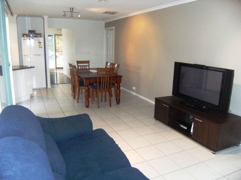 75 The Parkway, Caroline Springs - Thumbnail 4