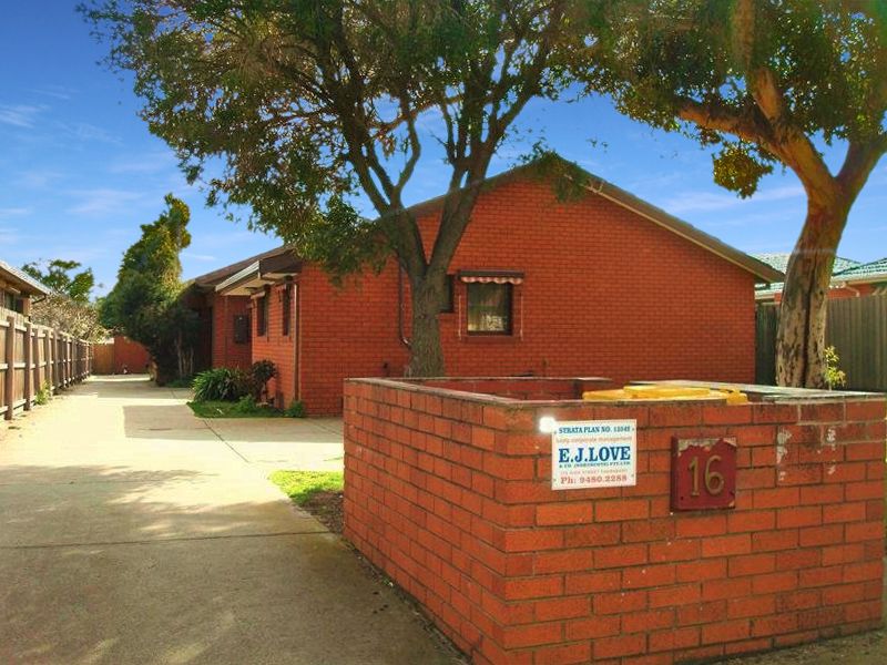 Renovated 2 Bedroom Villa Unit!