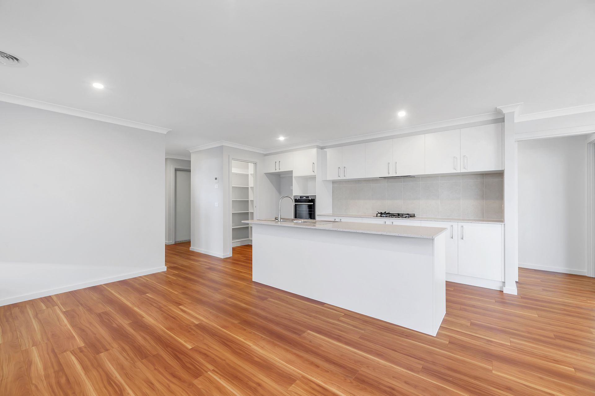 9 Oxalis Crescent Jerrabomberra NSW, Jerrabomberra - Thumbnail 2