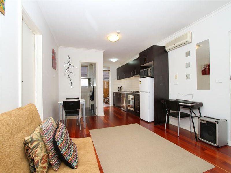 4/4 Dundas Street, Thornbury