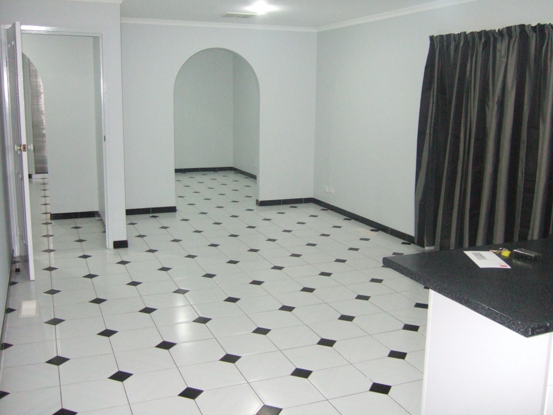 VERY WELL PRESENTED HOME IN A CONVENIENT LOCATION