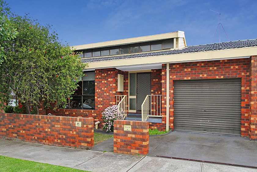 SPACIOUS 2 BEDROOM UNIT