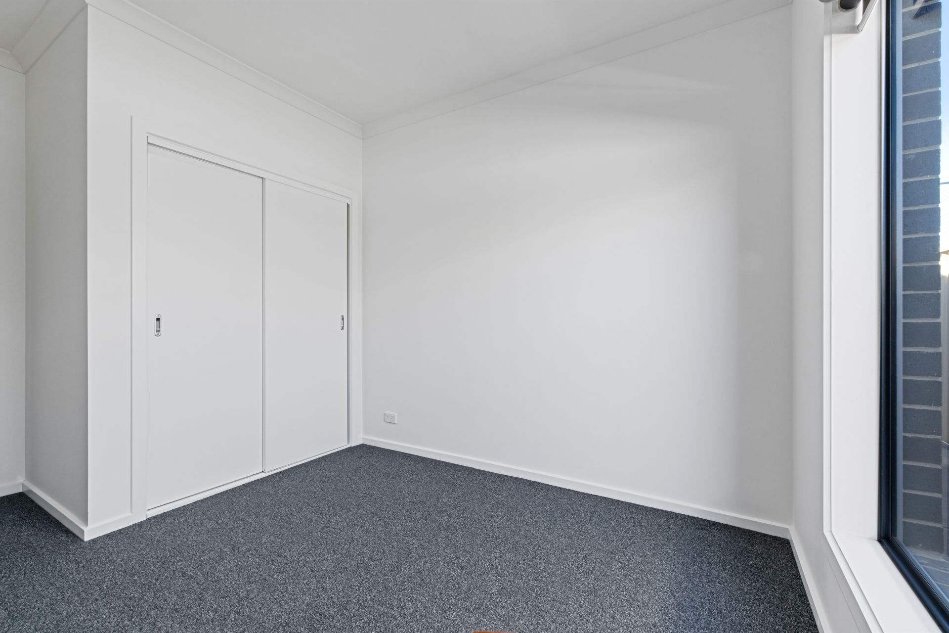 2 BEDROOM MODERN UNIT.