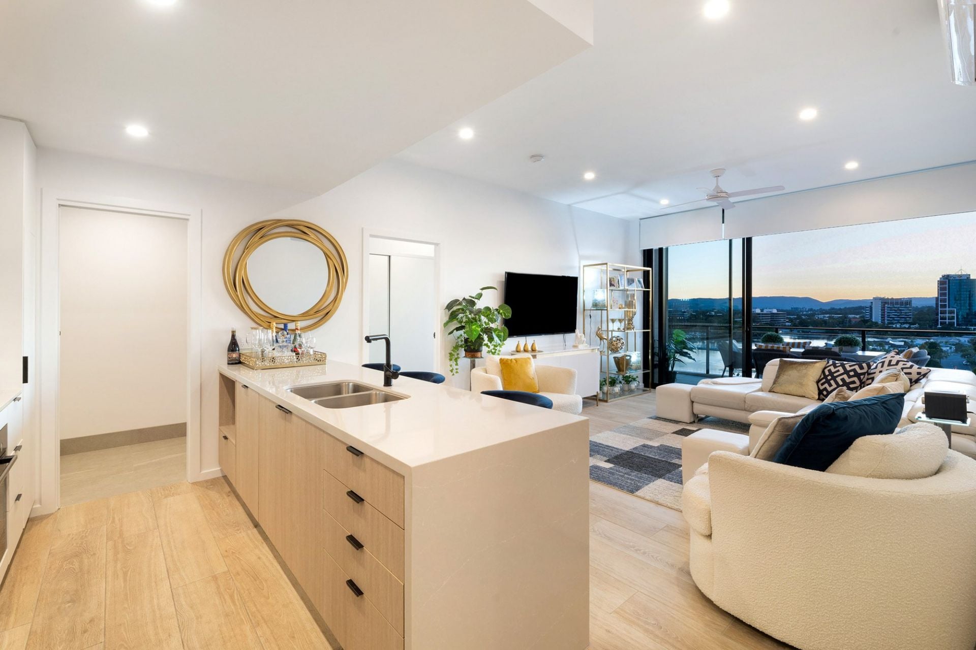901/256 Stanhill Drive, Surfers Paradise - Thumbnail 6