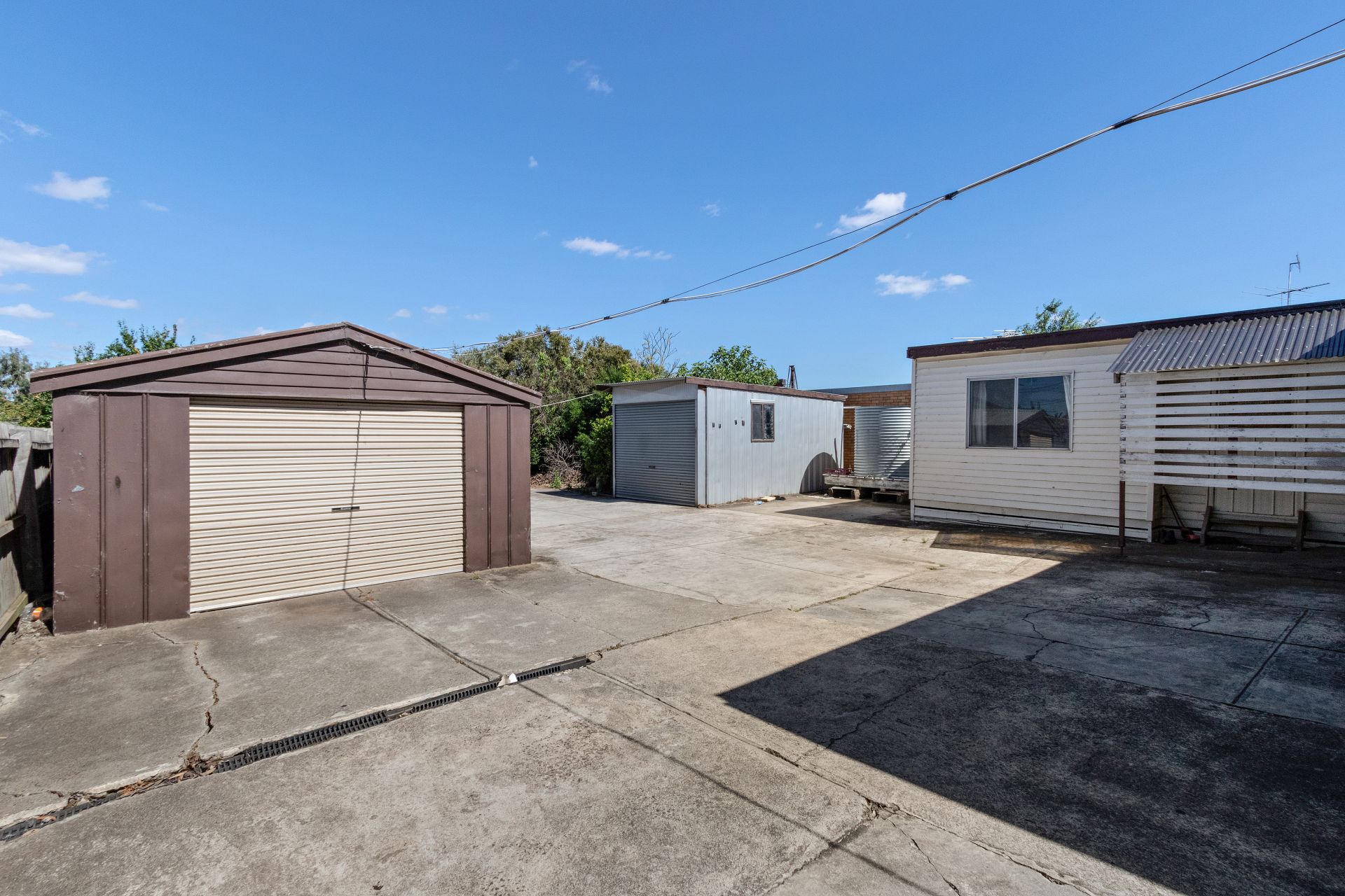 HUGE BUNGALOW INCLUDED