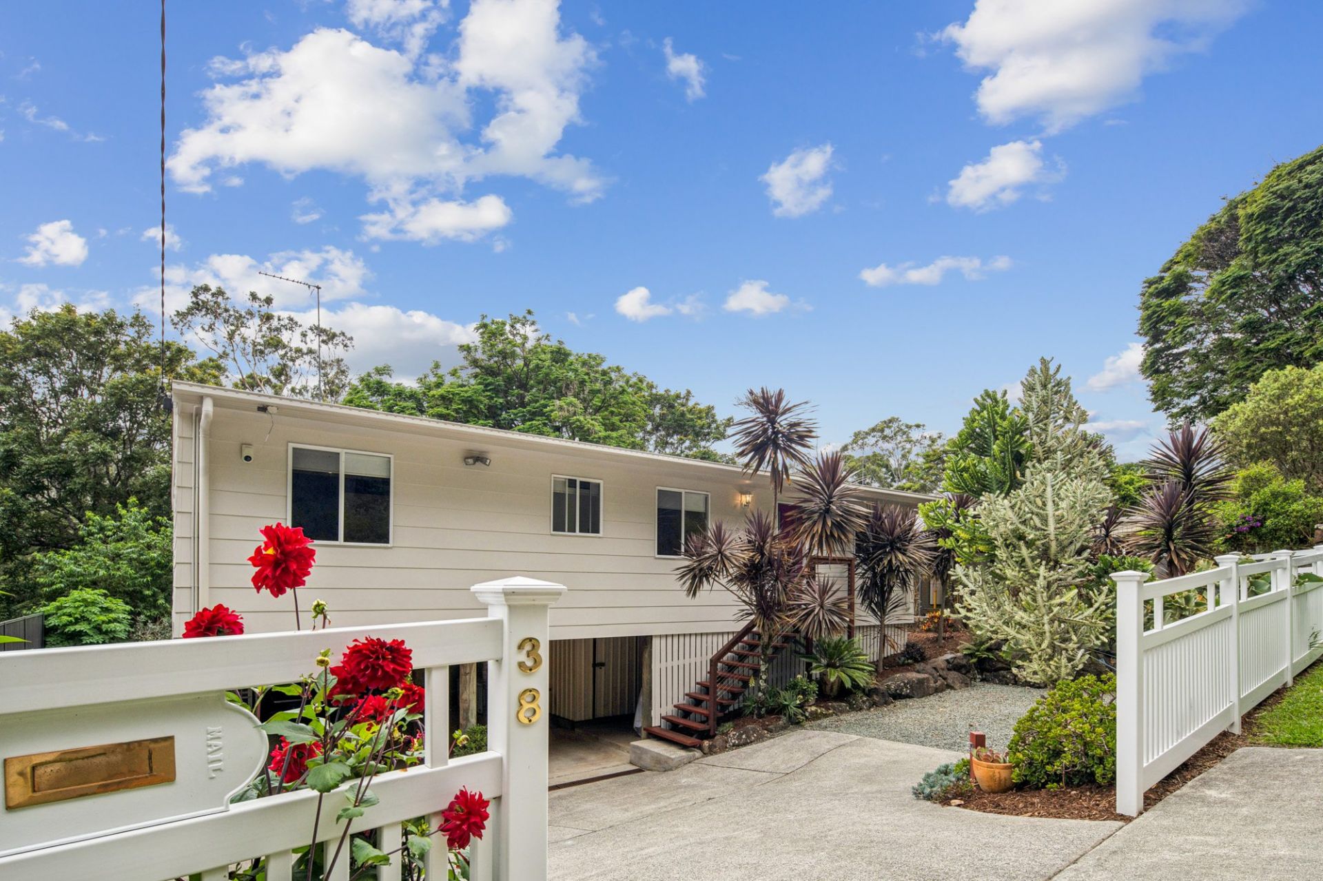 38 Freemans Road, Lower Beechmont - Thumbnail 2