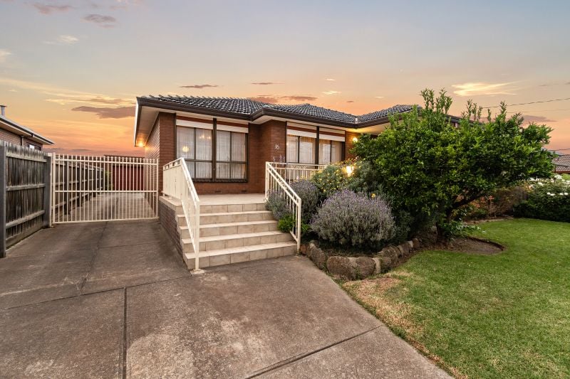 16 Legh Street, Reservoir