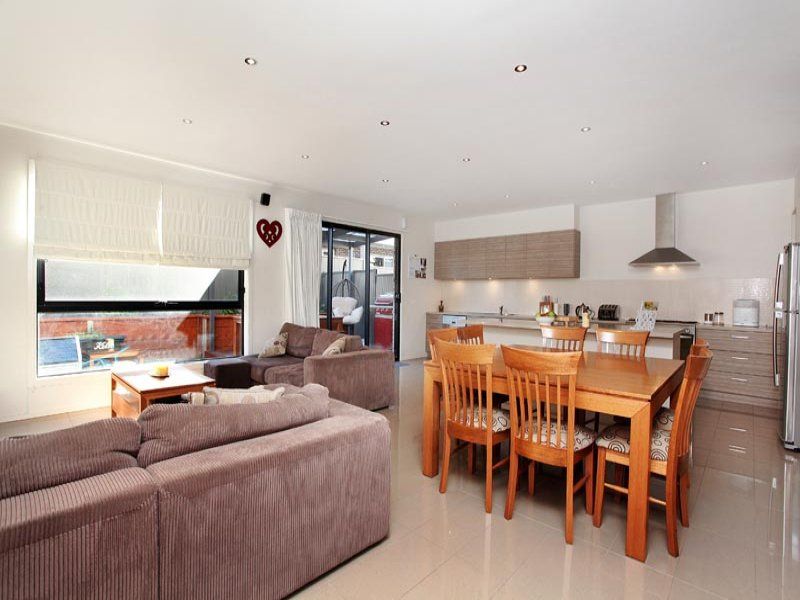 16 Seddon Place, Caroline Springs - Thumbnail 5