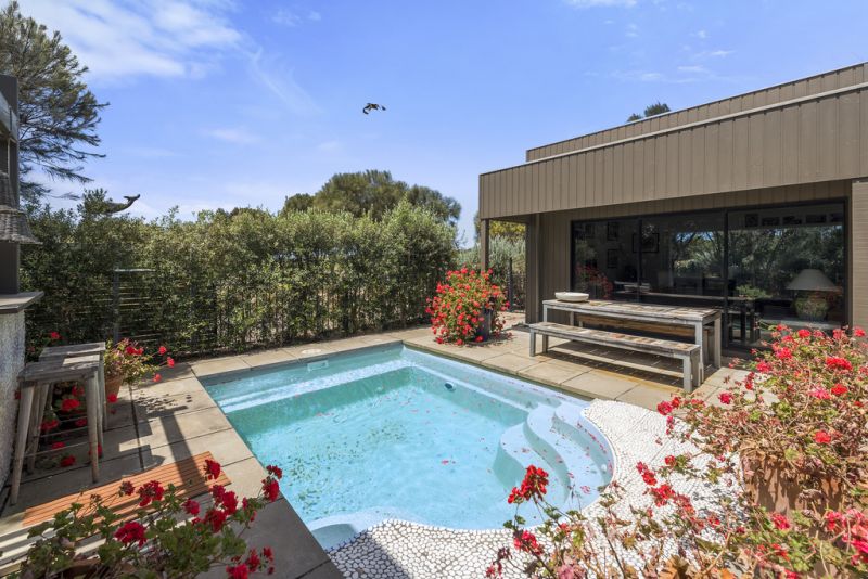 64 Sands Boulevard, Torquay - Thumbnail 2