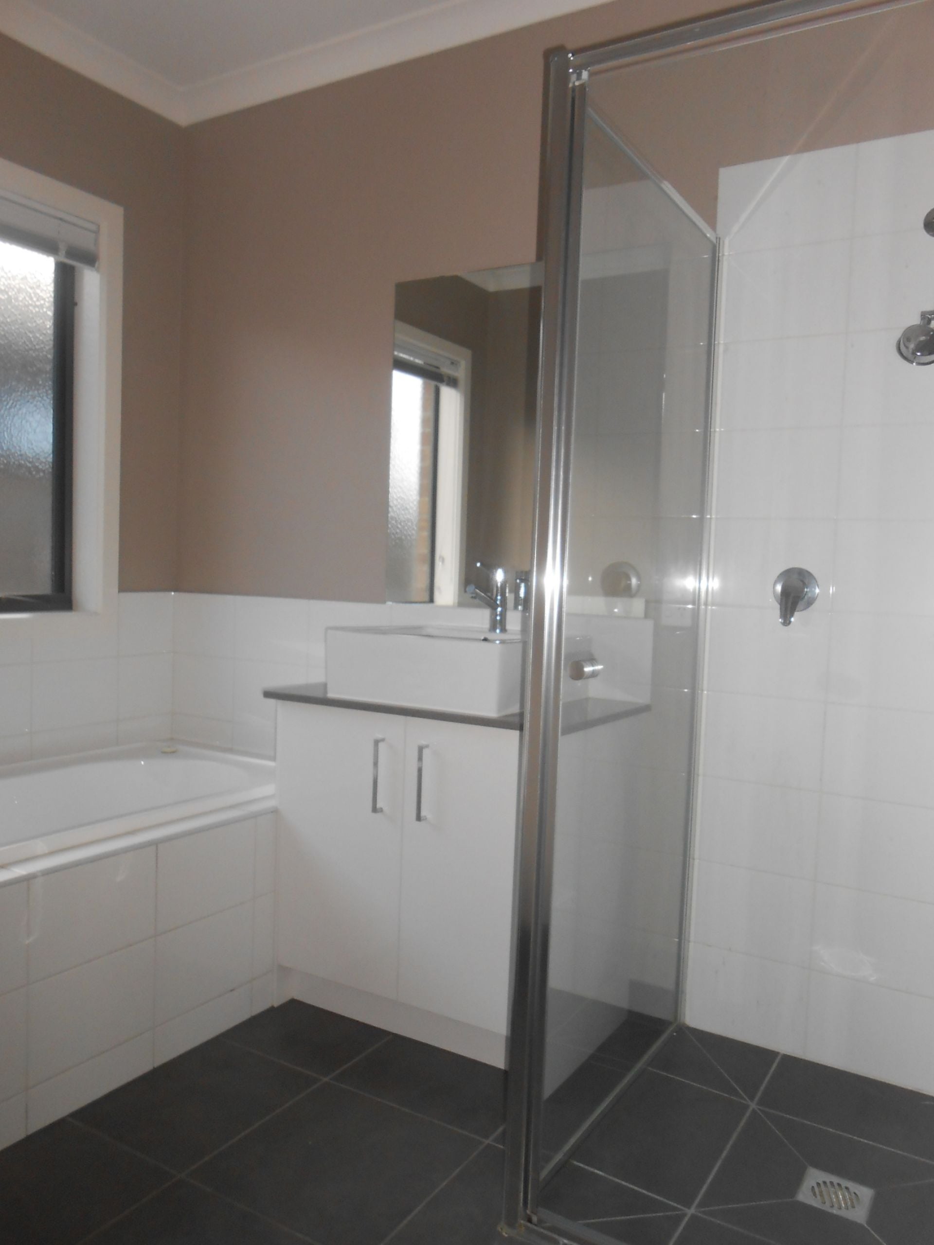***APPROVED APPLICATION PENDING*** INVITING & MODERN 4 BEDROOM FAMILY HOME