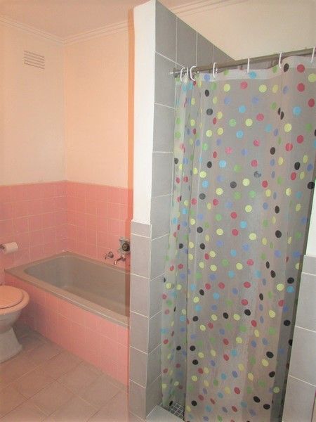 **Great Location in Picturesque Street**