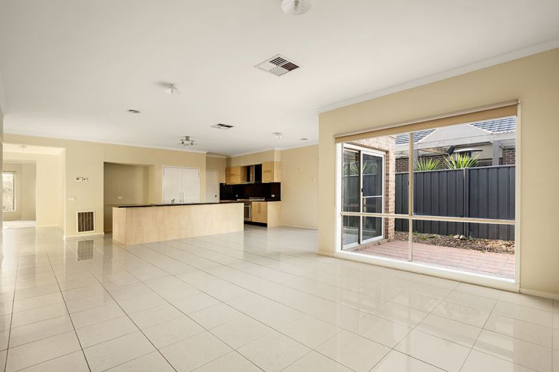 17 Rowell Drive, Mernda - Thumbnail 3