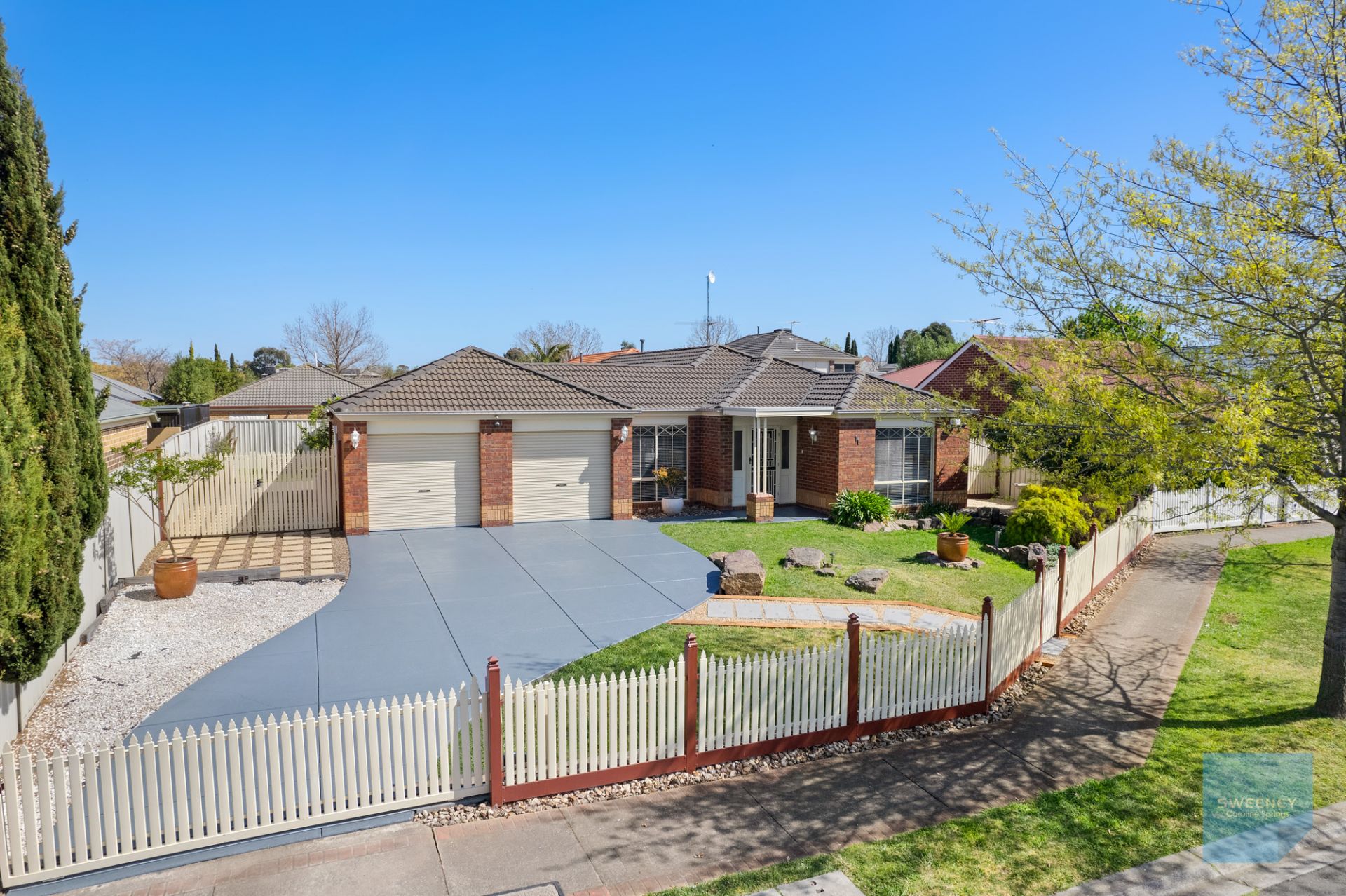 11 Smethwick Green, Caroline Springs - Thumbnail 2