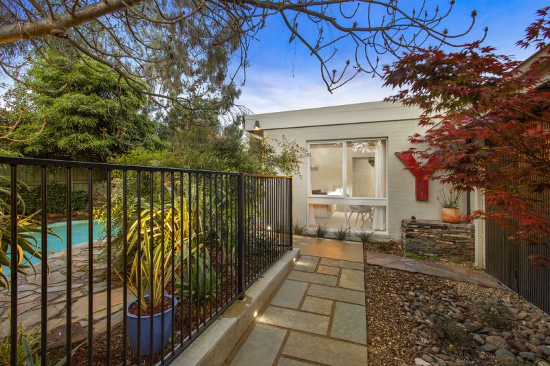 2 Winton Street, Kew - Thumbnail 2