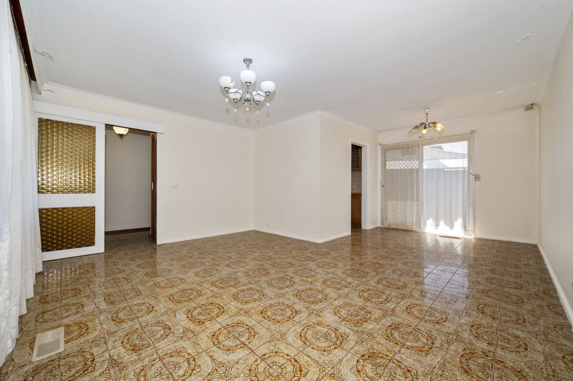 Close to Lalor station