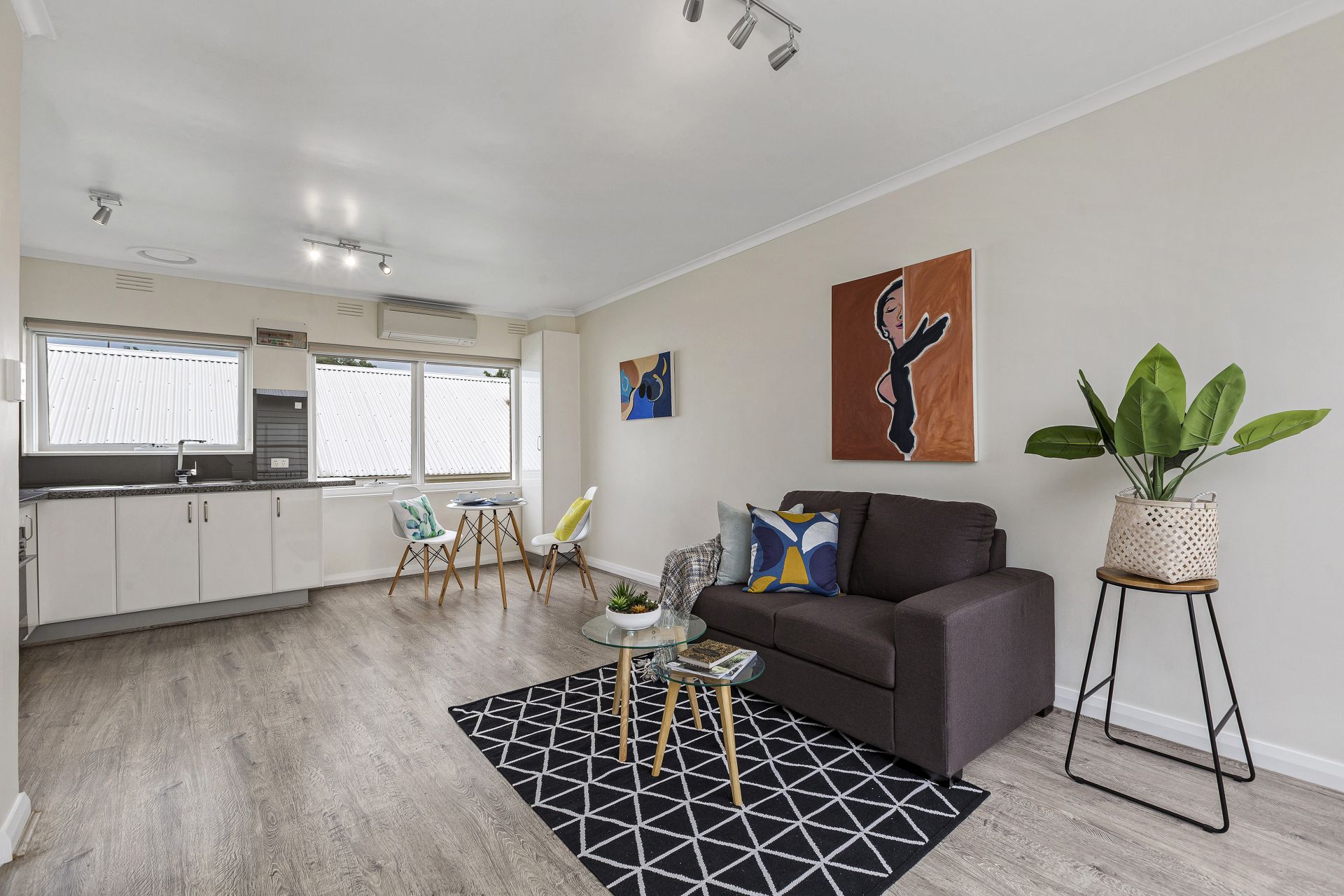 6/16 Warleigh Road, West Footscray - Thumbnail 2