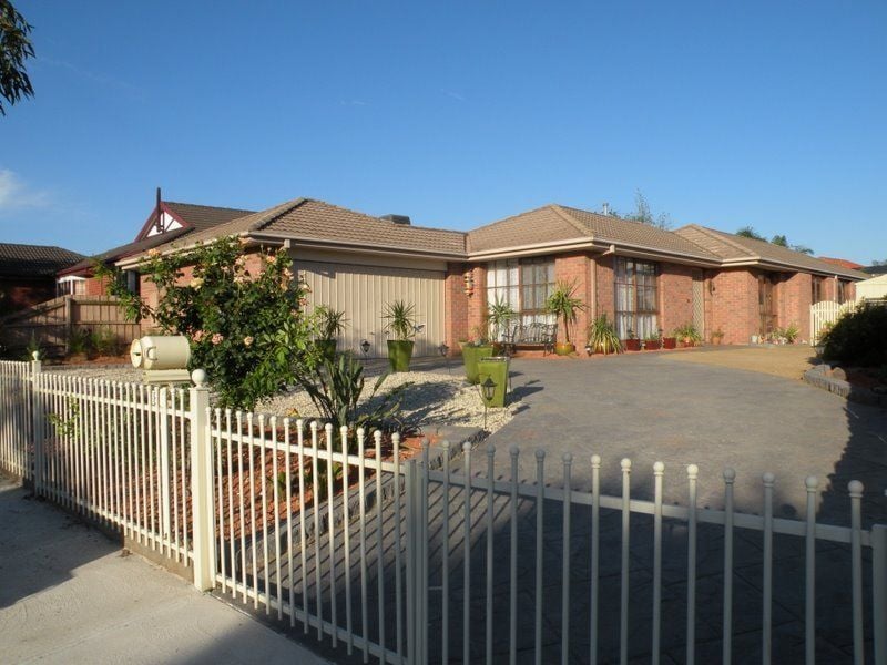 8 Glider Place SOUTH MORANG, South Morang - Thumbnail 2