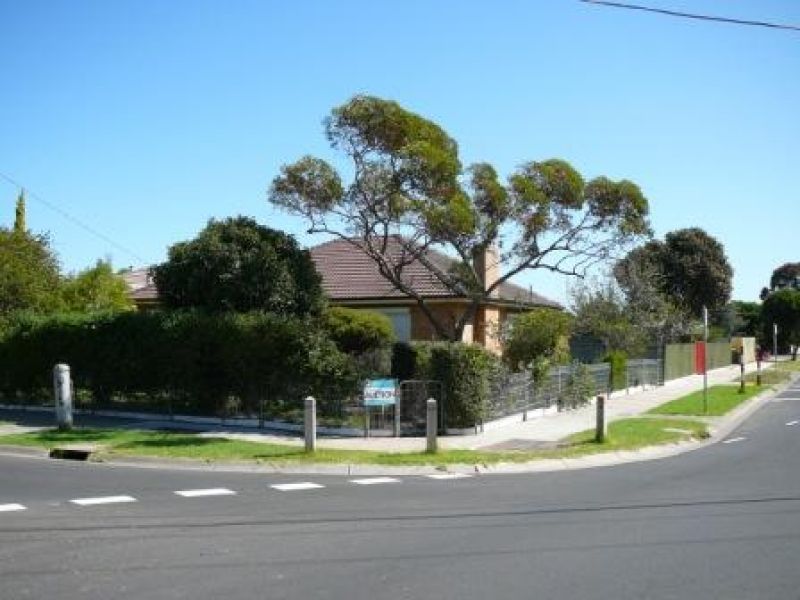 103 Grieve Parade, Altona - Thumbnail 2