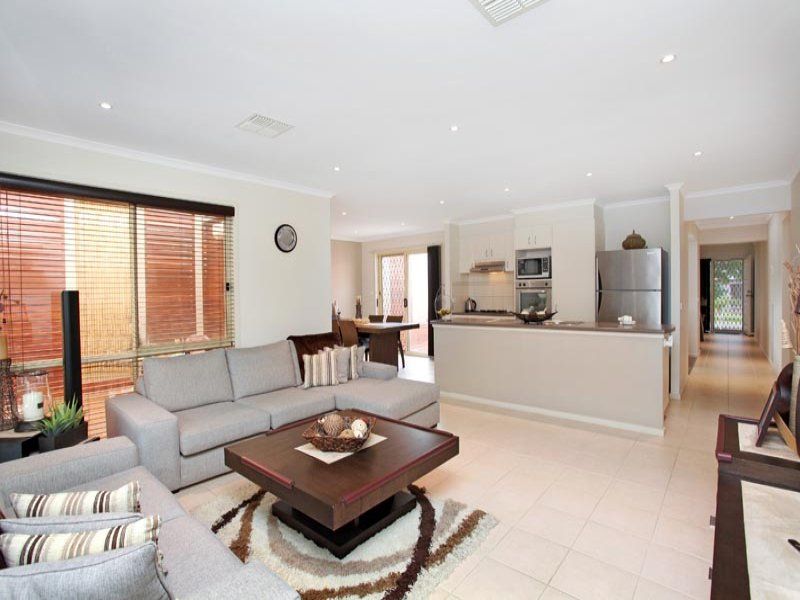 25 Klippel Way, Caroline Springs - Thumbnail 6