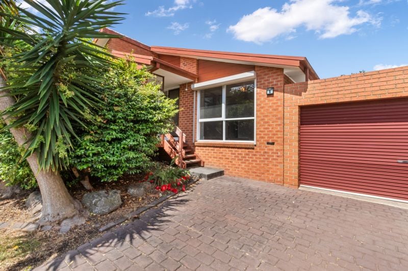 6 Mccubbin Close, Mill Park