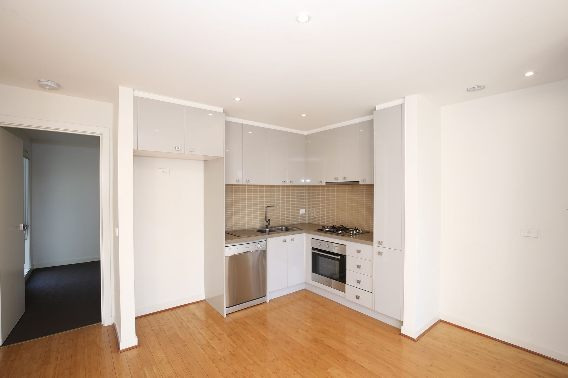 10/158 Clarendon Street, Thornbury - Thumbnail 3