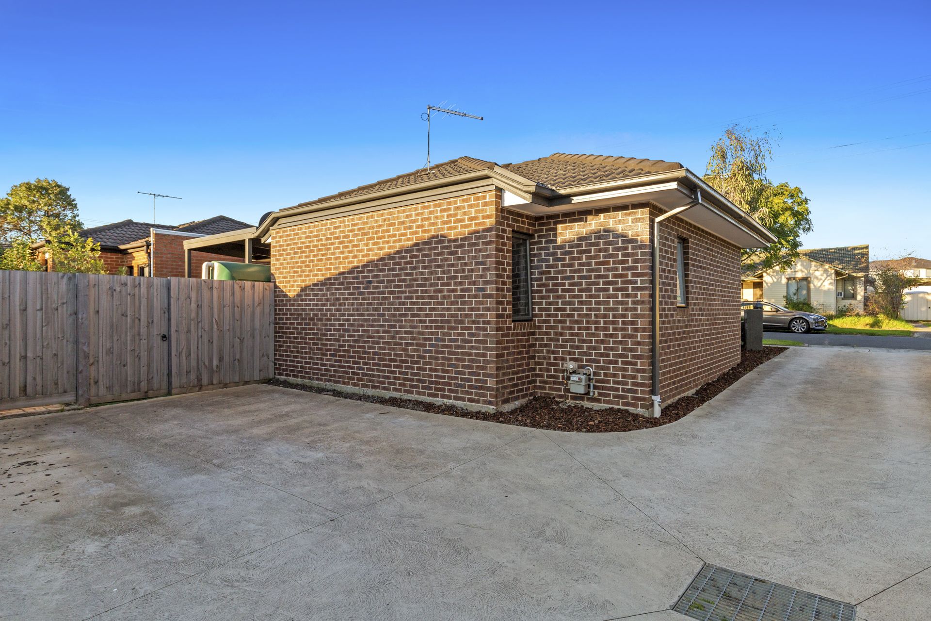 BOUTIQUE LIVING - STREET FRONTAGE